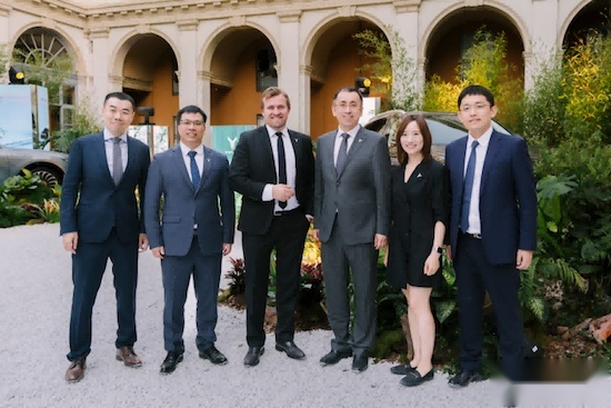 岚图汽车意大利发布会 开启中国新能源汽车全球新征程_fororder_image004