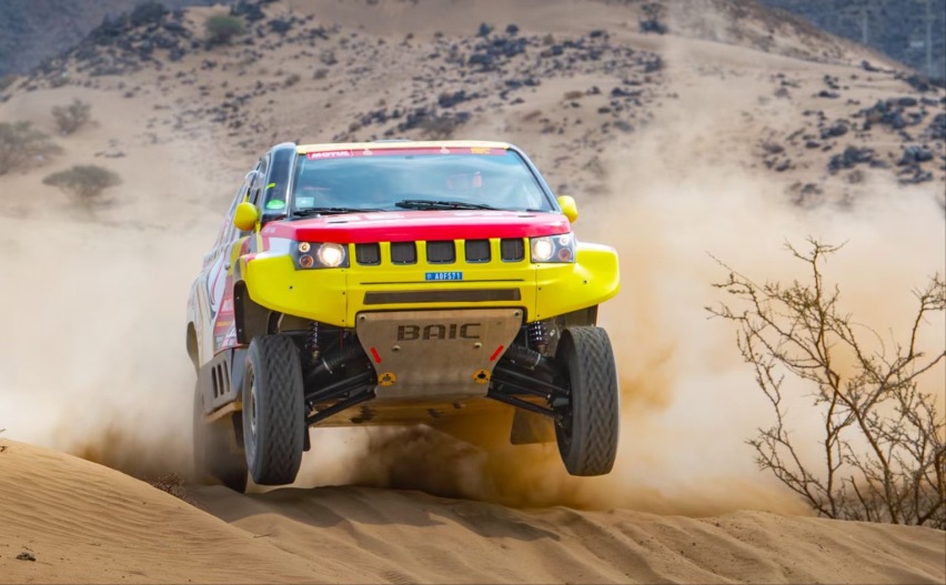 敢与达喀尔传奇车手交锋 BJ40这次“野“大了！