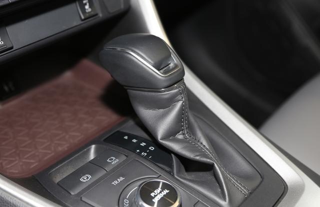 两种排量三种四驱系统，全新RAV4荣放要做专业SUV