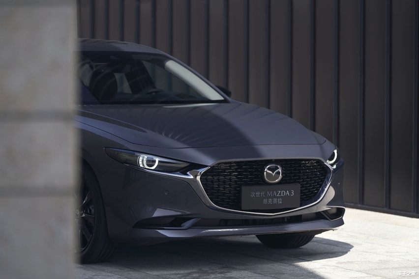 15万要买台操控好的车 MAZDA 3 昂克赛拉值得推荐吗？