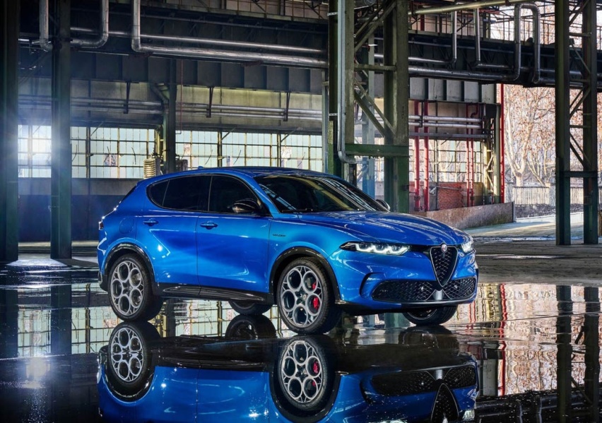 阿尔法·罗密欧首款插混SUV！今年国内发布，键盘侠：就一换壳Jeep