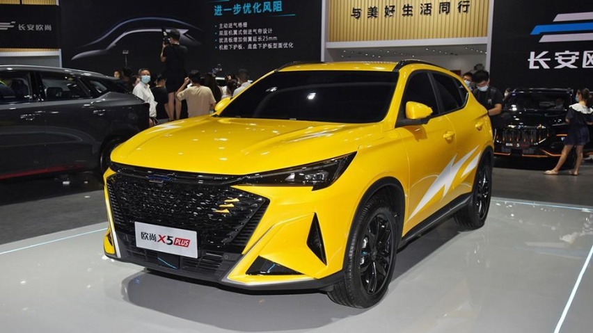 全系1.5T，不到10万就能买，欧尚X5 PLUS每月养车1700元贵