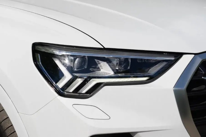 与其买辆相貌平平的中级轿车,不如考虑一下豪华品牌的SUV?
