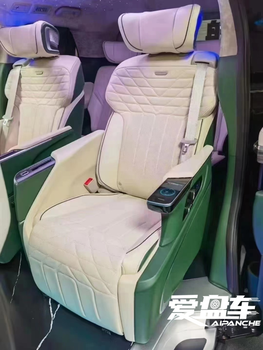 商务车传祺M8内饰改装罕见玩法祖母绿，不仅好看而且比较有面