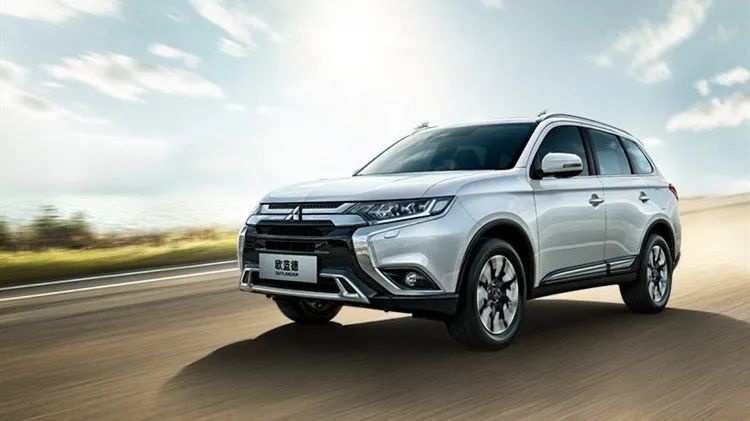 路虎全新卫士新增5.0T V8车型，吉利Preface谍照曝