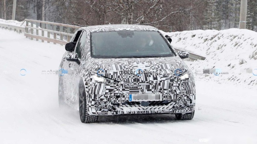 cupra-el-born-new-spy-photo-front-three-quarters.jpg