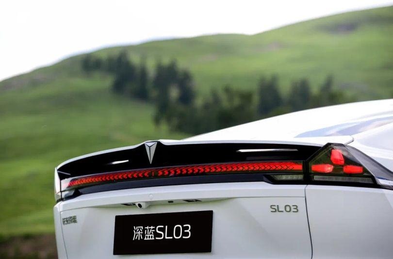 20万级中型纯电轿车，深蓝SL03 EV和汉EV，怎么选？