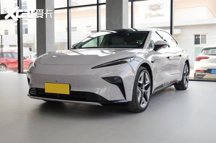 售22.99万起，车长达到5米，最高续航666公里，静态体验飞凡F7