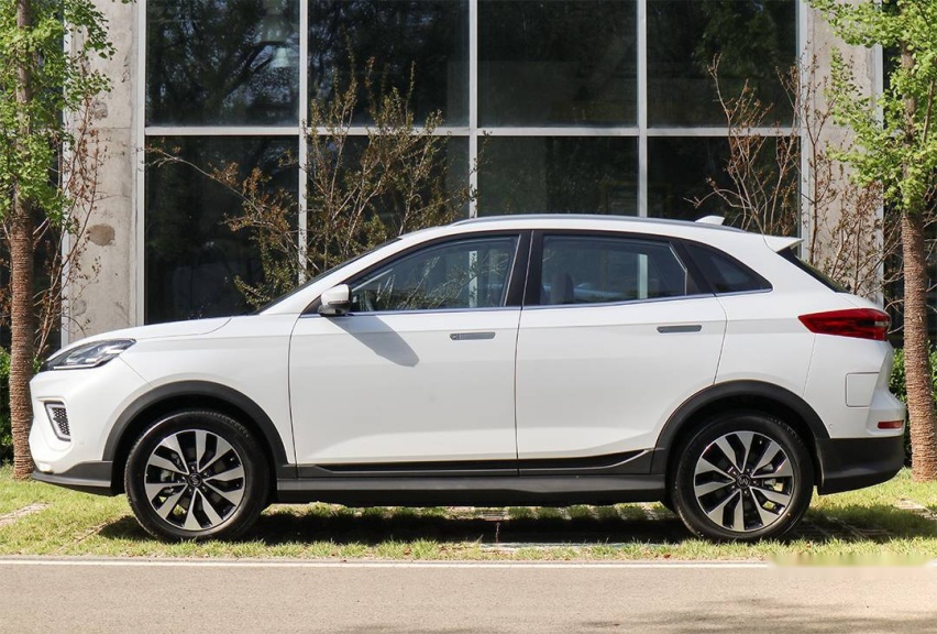充电3年免费/续航520km 威马EX5-Z售14.98万起