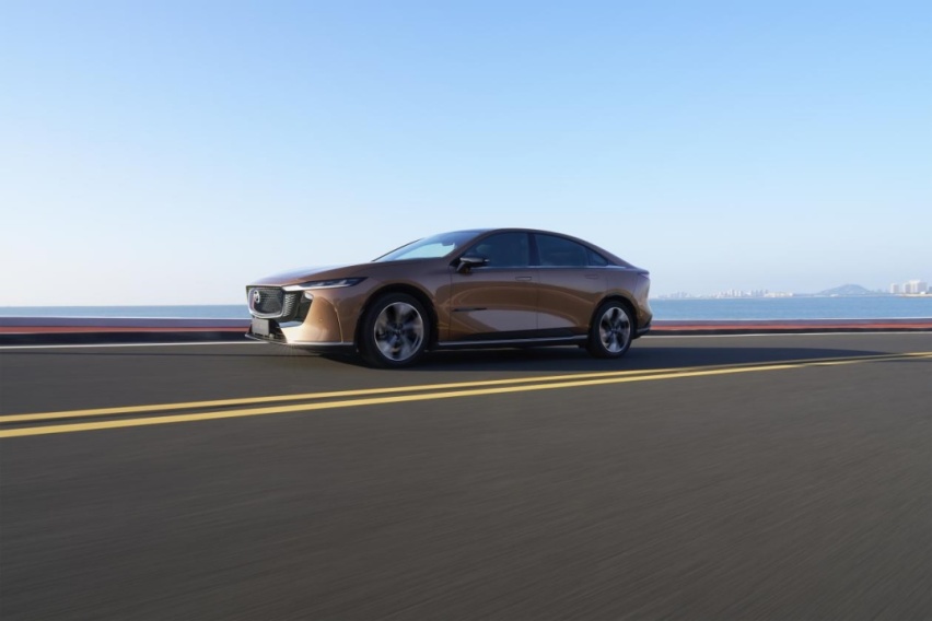 纯电续航最高600km 长安马自达MAZDA EZ-6售价13.98万