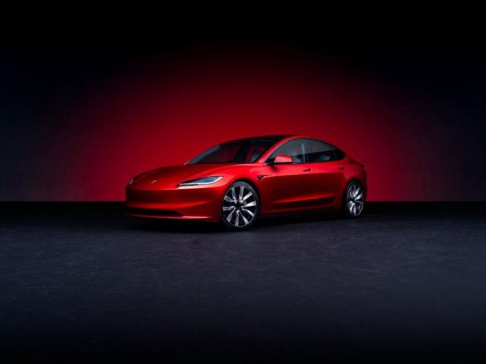 卉眼识车|特斯拉Model 3 焕新版25.99万元开启预售