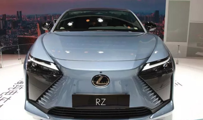 降价5100／续航520公里，纯电中型SUV雷克萨斯RZ 36.99万