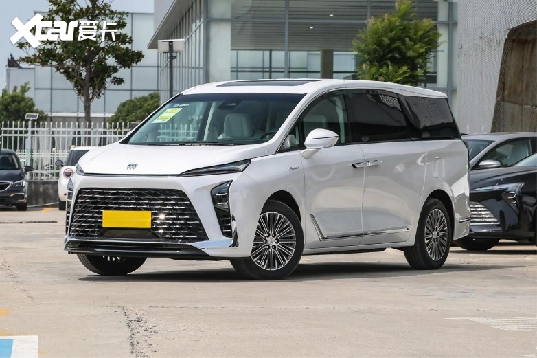 25万左右豪华插混新能源MPV，长途和家用怎么选