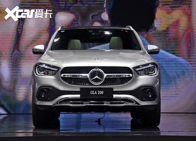 宝马X1最大竞争对手来了？全新奔驰GLA亮相，大空间，内饰更豪华