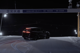 球车主在F1赛道集合，极氪的体验落地出海