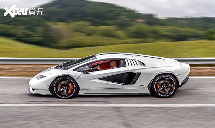 穿越时空的帅气:兰博基尼countach