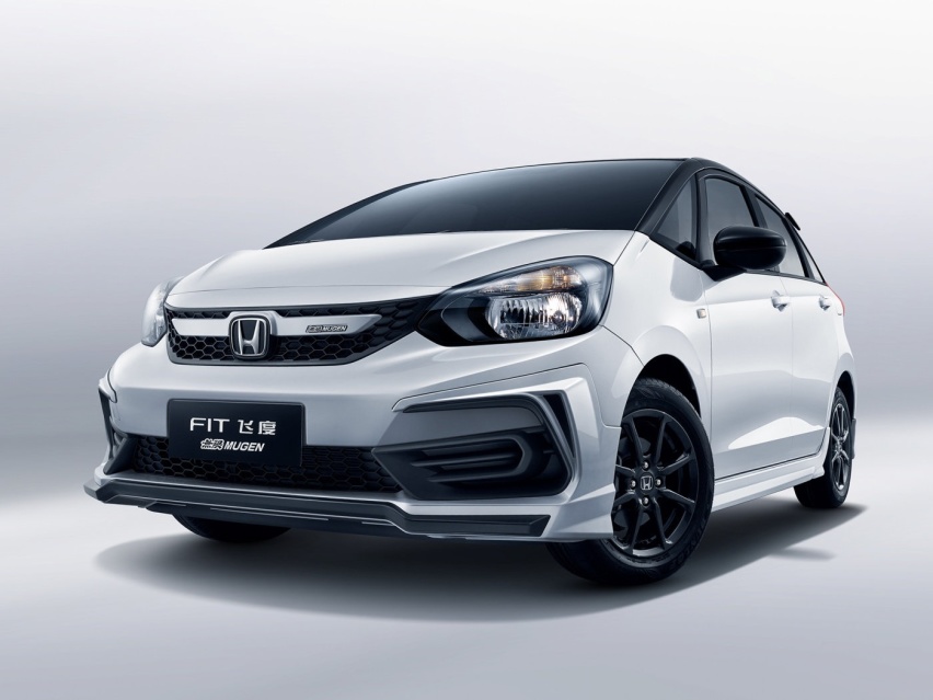 现代=价格屠夫？越级尺寸/配置拉满 这轿车8万内无敌？