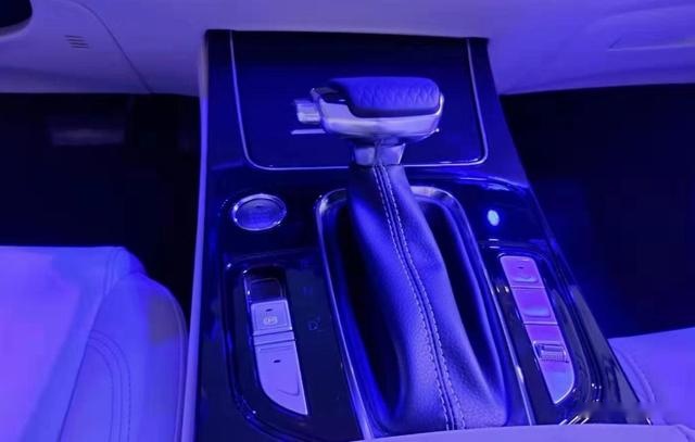 长安欧尚X7降临成都车展