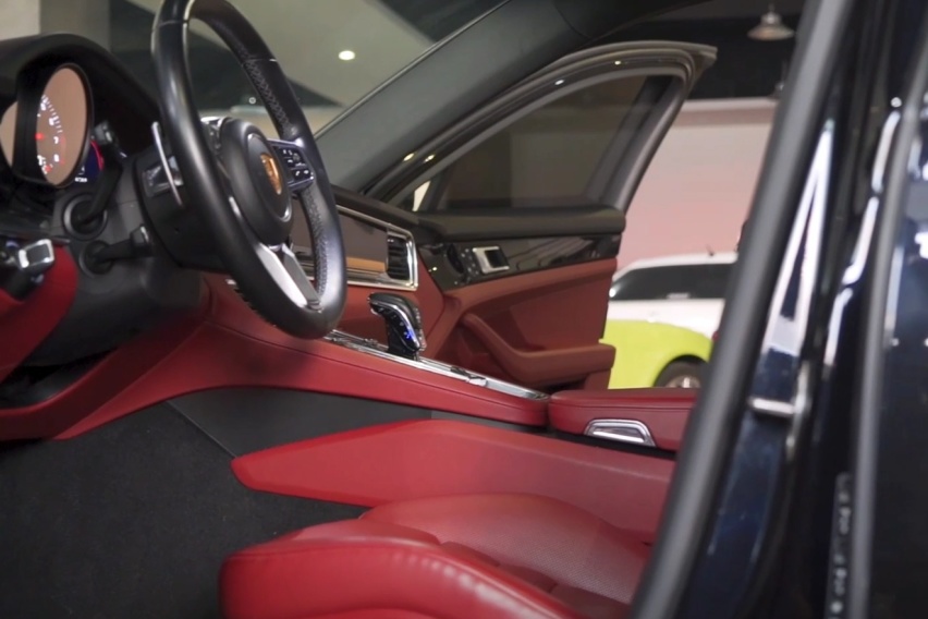 实拍保时捷Panamera 4行政加长版，全车最便宜的选装都要700