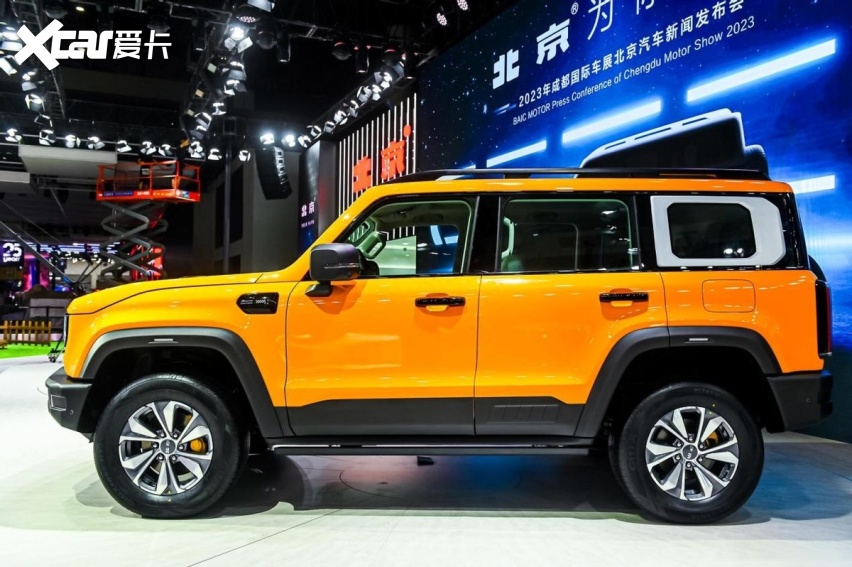 全新bj40亮相,十载荣耀归来,北京汽车让越野体验更痛快 09