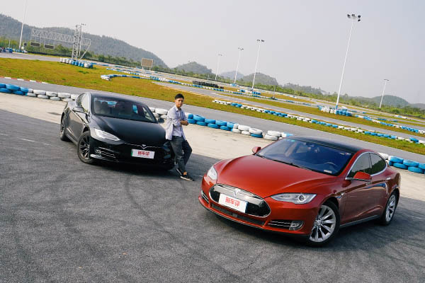 ˥�˜yԇ���벻����̳�24�f�����Model S߀����˱��F