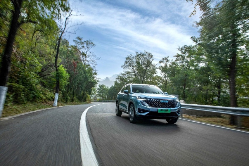 试驾哈弗H6 DHT-PHEV，15万级的国民神车“触电”体验