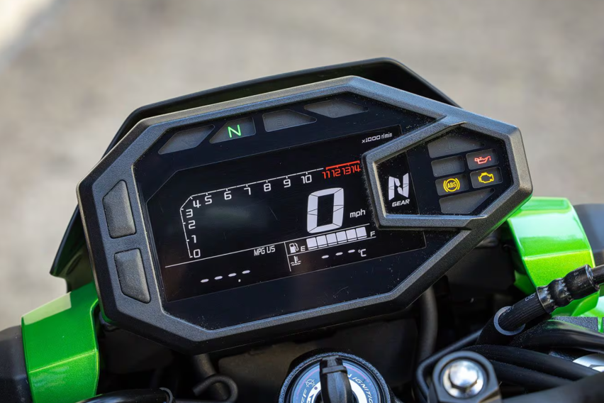 2024款川崎Z500详解，作为一款街车，防风效果值得肯定