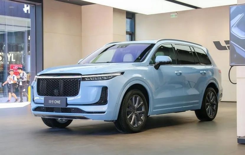 问界M7对比理想ONE，30万级豪华SUV怎么选？