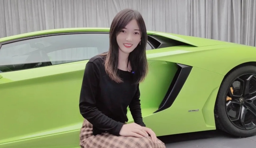 兰博基尼Aventador LP700-4半价！男生眼里的大牛女生眼里是什么？