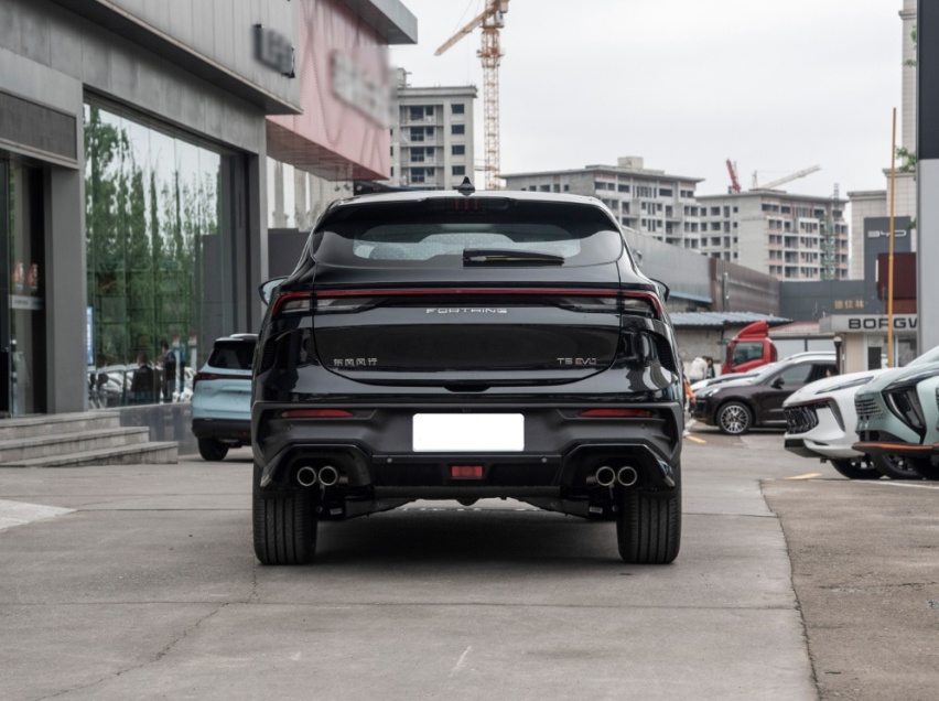 不足10w的超跑SUV，颜值不输兰博基尼Urus，匹配197马力