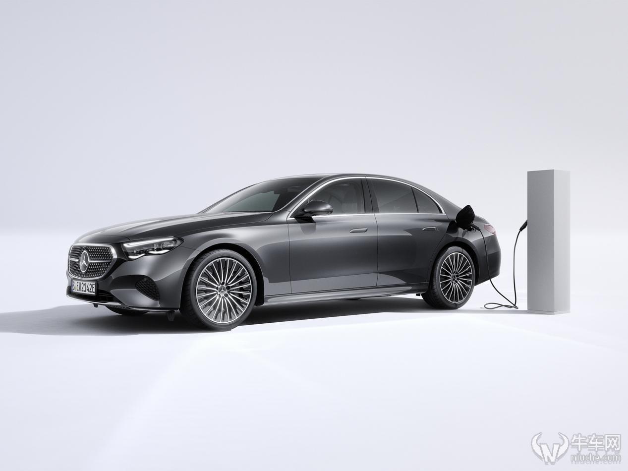 2023慕尼黑車(chē)展:全新奔馳E級(jí)插電混動(dòng)版首發(fā)亮相 2023慕尼黑車(chē)展:全新奔馳E級(jí)插電混動(dòng)版首發(fā)亮相