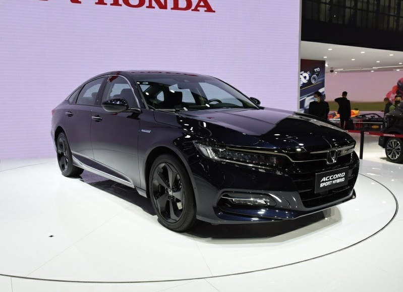 手握20万，中级轿车雅阁和迈锐宝XL怎么选？