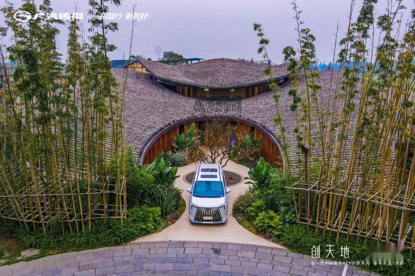 豪华≠昂贵，传祺M8宗师系列售价26.98万起