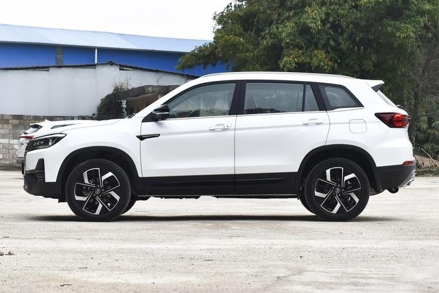 2024款长安CS75畅享版上市，升级电子挡把，售价10.39万元起