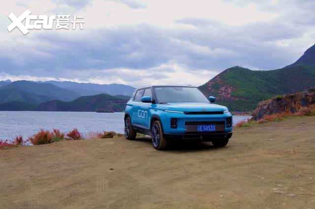 从丽江到泸沽湖，试驾吉利ICON，人间四月天留下这样一抹蓝