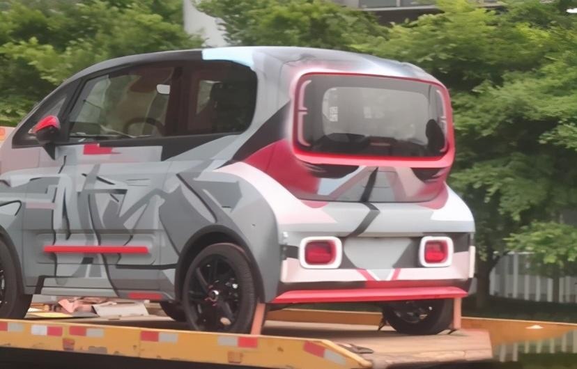2021上海车展：新宝骏KiWi EV实拍 增加新的车身配色