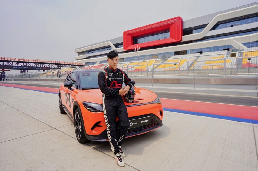 smart精灵#3 BRABUS与刘泽煊，挑战天府赛道！