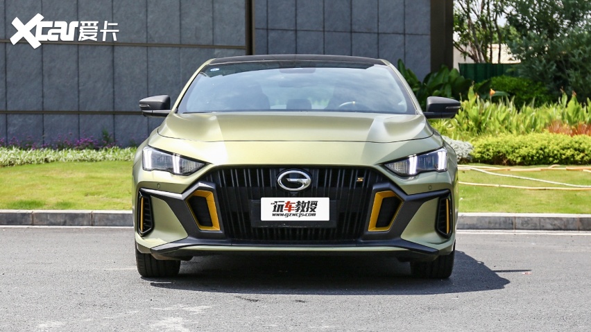 平均180马力还有四出排气 升降唯一 国产12万级钢炮哪家强 爱卡汽车爱咖号