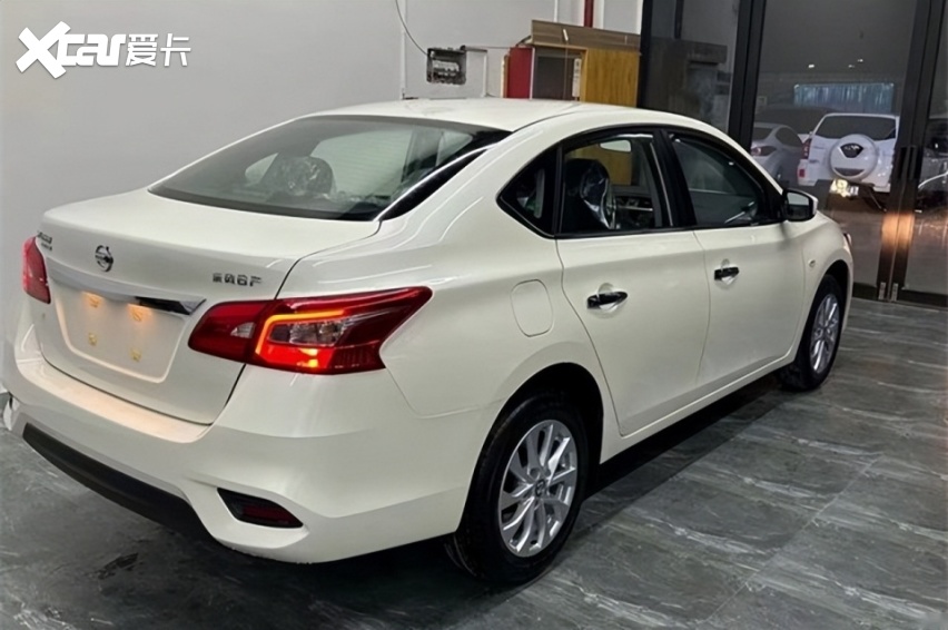 日产轩逸终于也"扛不住"了,上市就直降3.