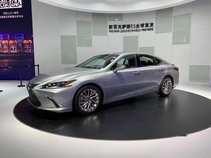 前脸造型更加犀利 2021上海车展全新雷克萨斯ES实车图