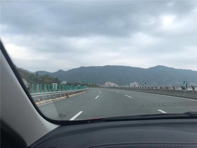 试驾比亚迪全新秦燃油:百公里油耗5.6L、配置越级