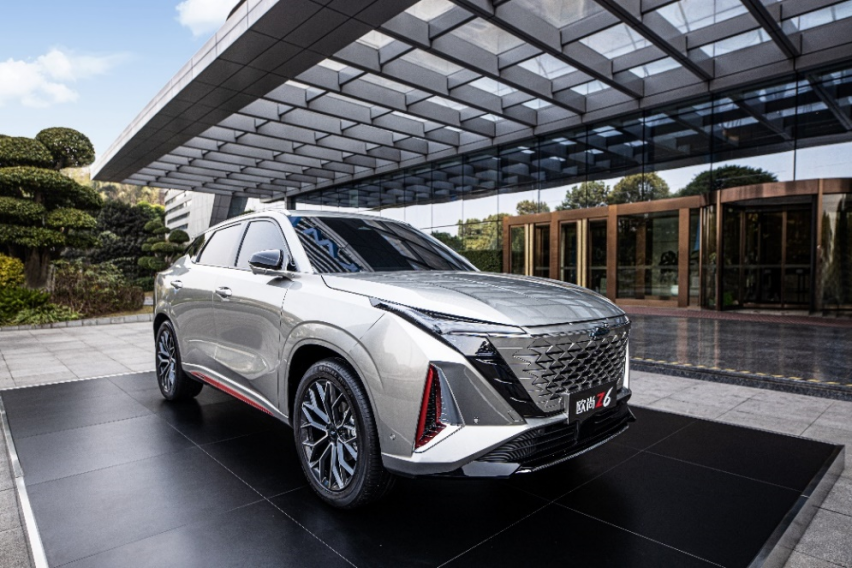翻译翻译什么叫惊喜？欧尚汽车6000万升油补送给用户这就叫惊喜！