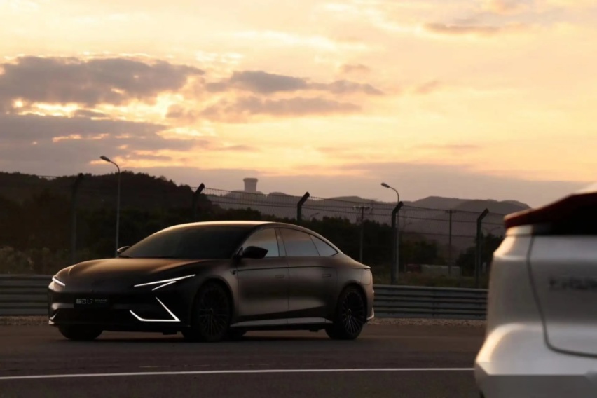 智己L7 Snake Performance，竟能比肩保时捷？