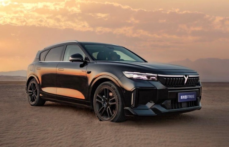 自驾游首选大五座SUV，新岚图FREE，国庆出行最优选择！