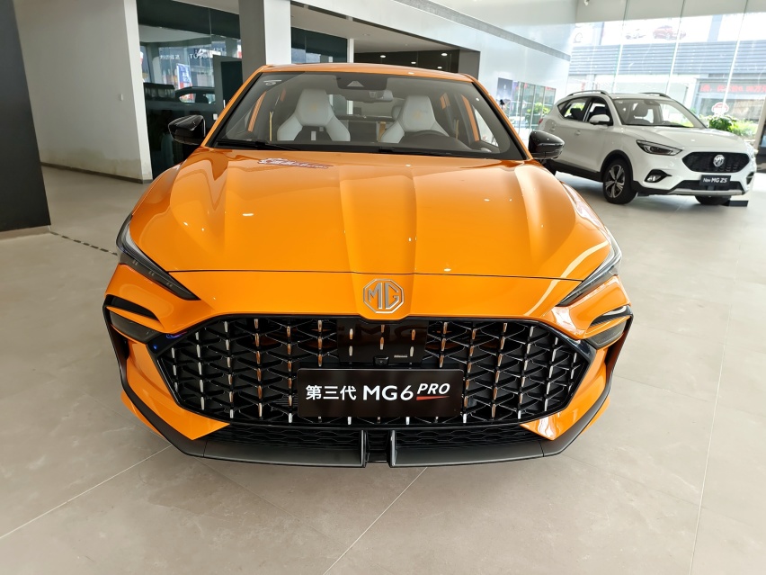 个性鲜明动感十足 到店实拍名爵6 Pro 大尾翼吸睛