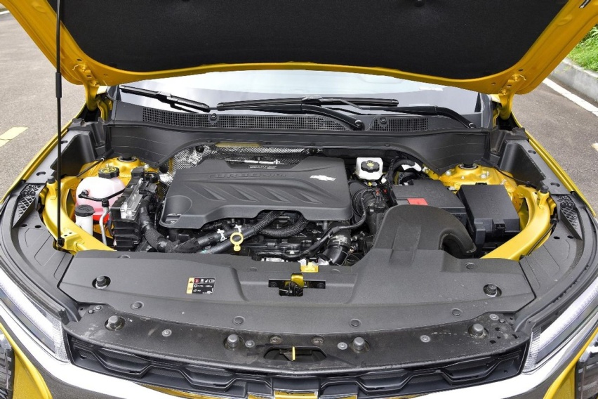 15万预算买1.5T紧凑型SUV，本田ZR-V/雪佛兰星迈罗怎么选？