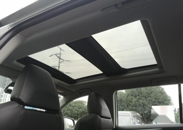 到店实拍全新RAV4荣放：实车外形很酷，两驱中高配受欢迎