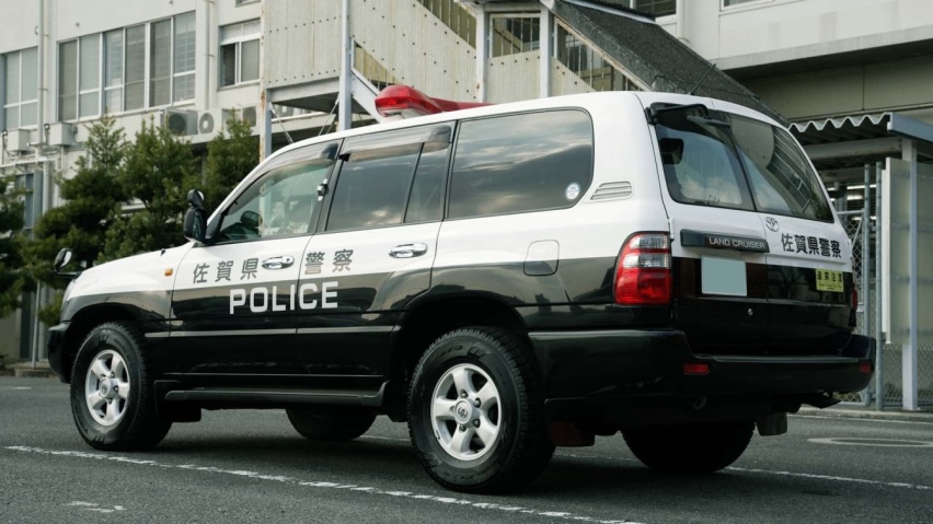 日本特种车长什么样？基于丰田经典车型改装 配罕见4.7升V8发动机