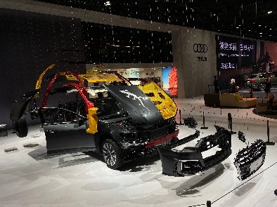 直击实拍！2024广州车展，你想看的豪华车都在这!