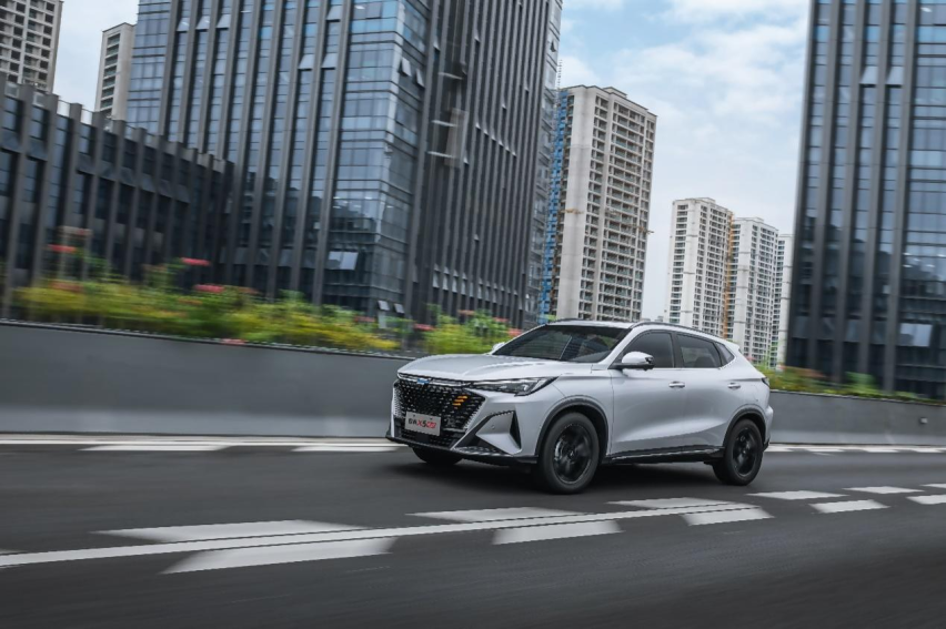 欧尚X5 PLUS携欧尚X5经典款正式上市，产品力、价格力双惊喜